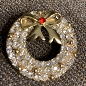 Holiday pin